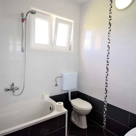 Apartman In - Insel Rab 38297 *